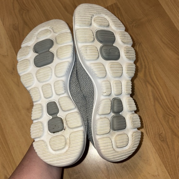 SKECHERS Performance Go Walk Evolution Ultra in gray, sz 8 - Picture 8 of 9